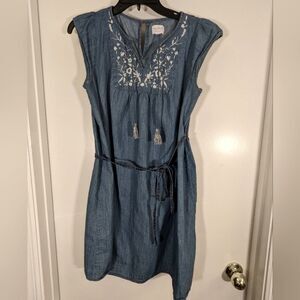 Ingrid & Isabel Maternity Denim Chambray Summer Sun Dress Small Embroidered